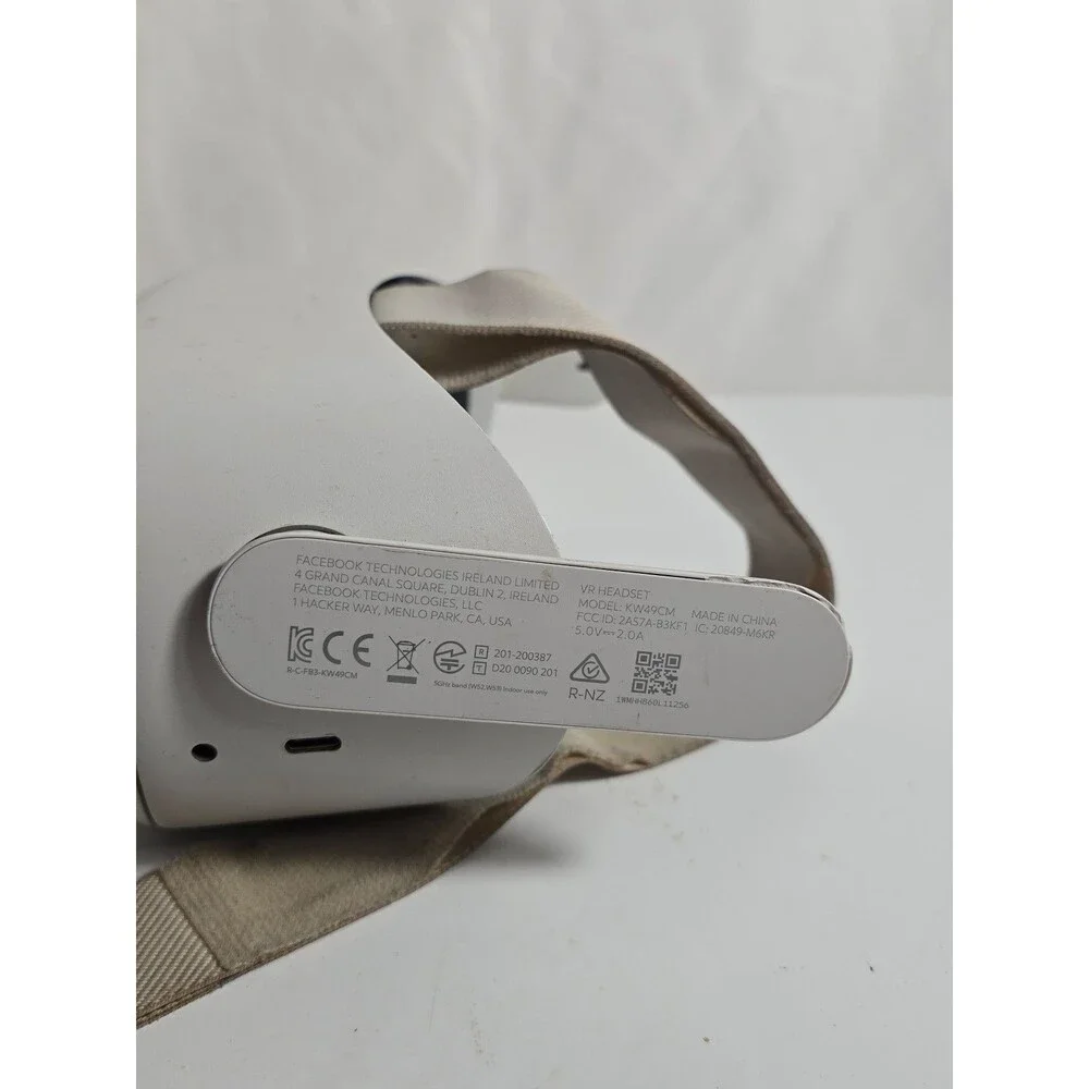 Meta Quest 2 64GB Standalone All-in-One VR Headset KW49CM Headset Only Tested